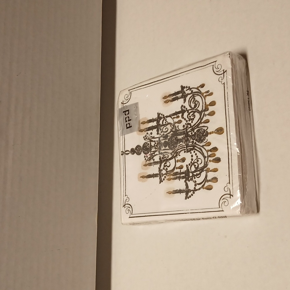 PPD Elegant Paper Chandelier Design Napkins NWT